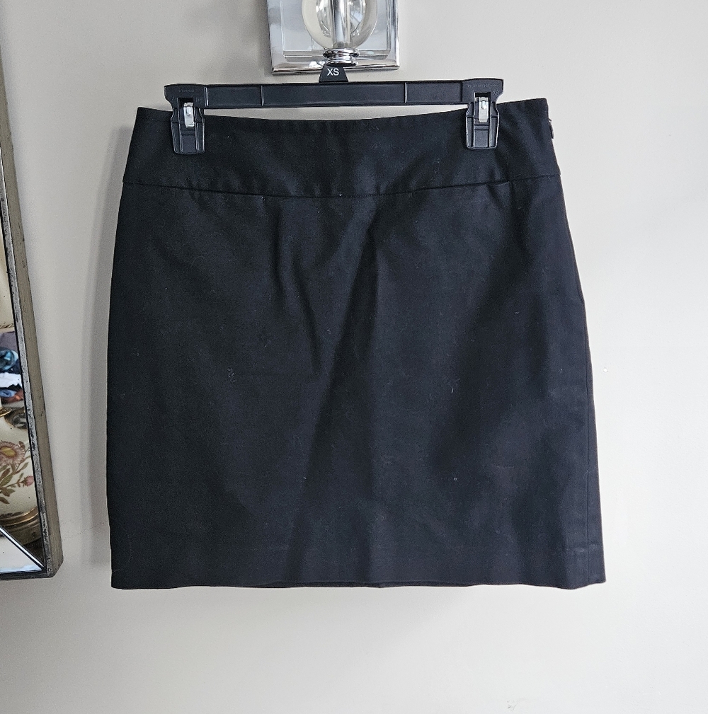 Ann Taylor Classic Black Women's Skirt - Size 4